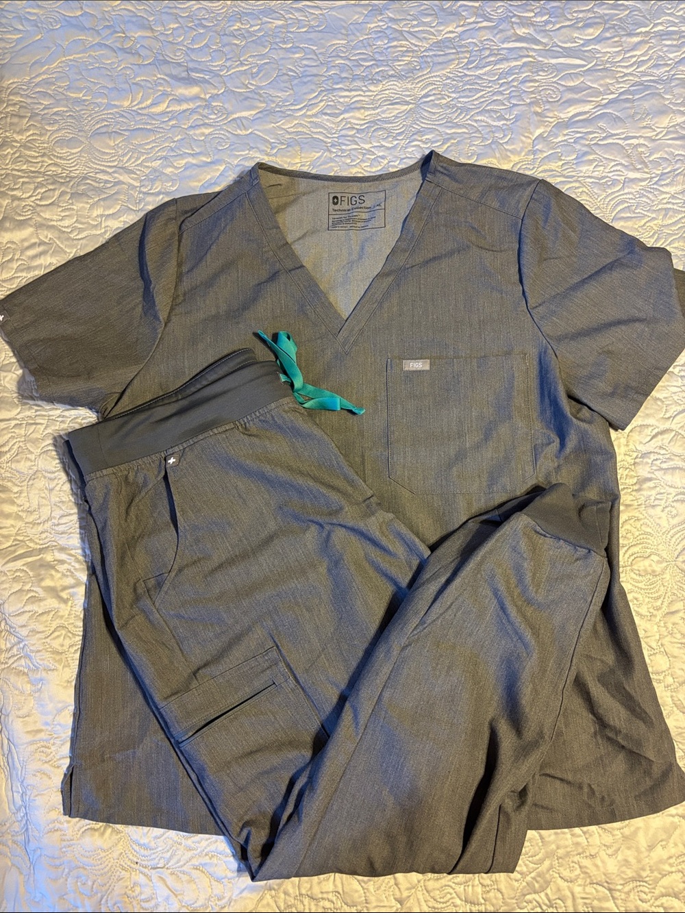 Figs Mid-Gray V-Neck Scrub Top and Jogger style Pants with Teal Drawstrings
